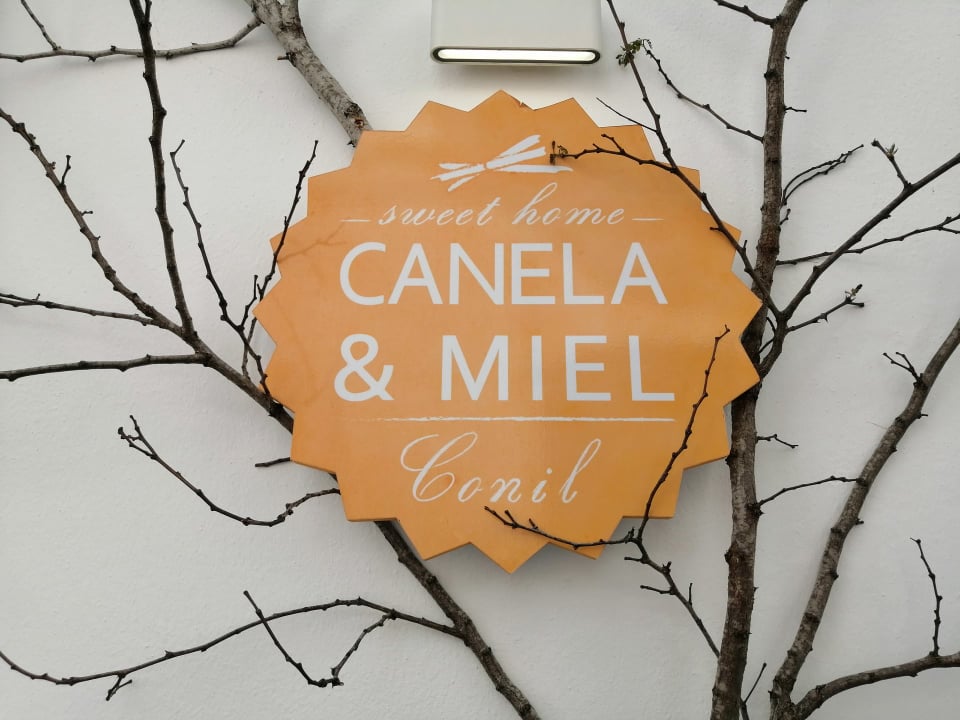 Pastelería Canela & Miel Conil