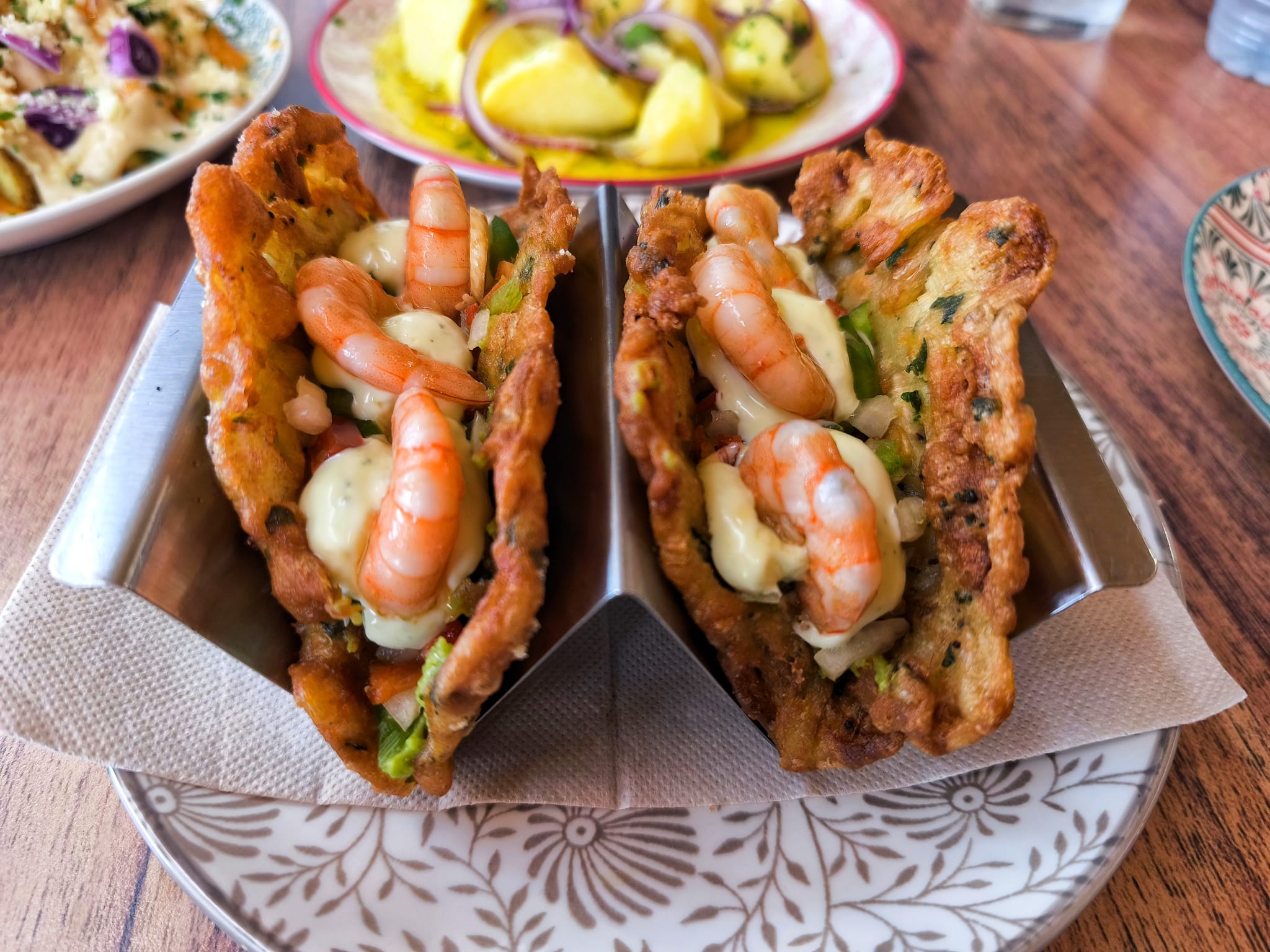 La Tapería del Calamar: sabor gaditano, tapas generosas y cócteles frente al mar